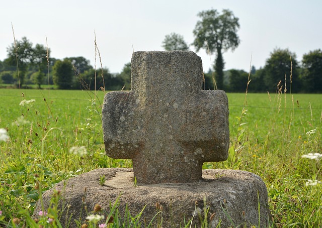 stone-cross-2518514_640